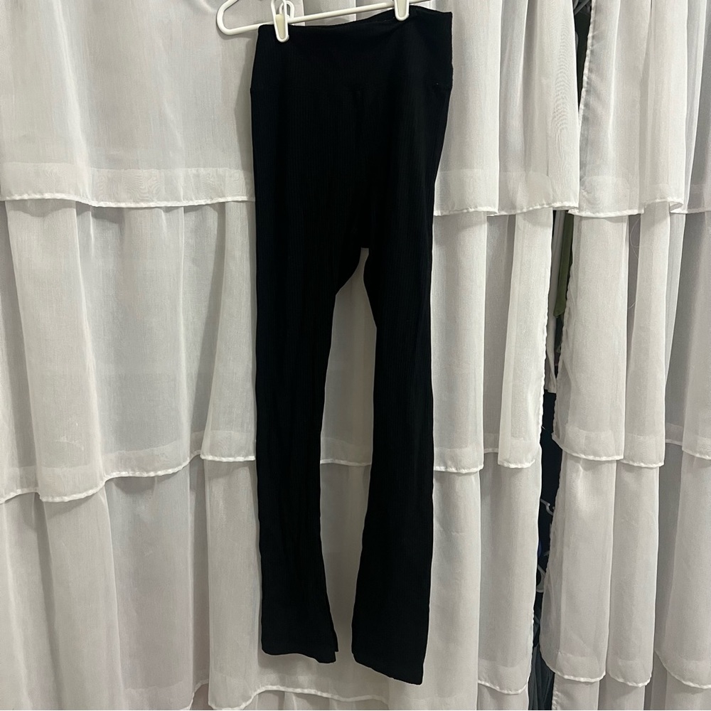Year of Ours Ribbed Split Hem Leggings